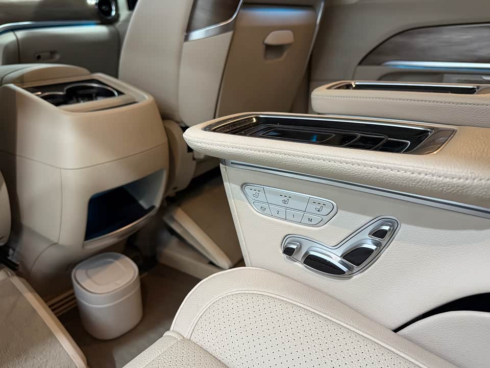 Mercedes-Benz V-class