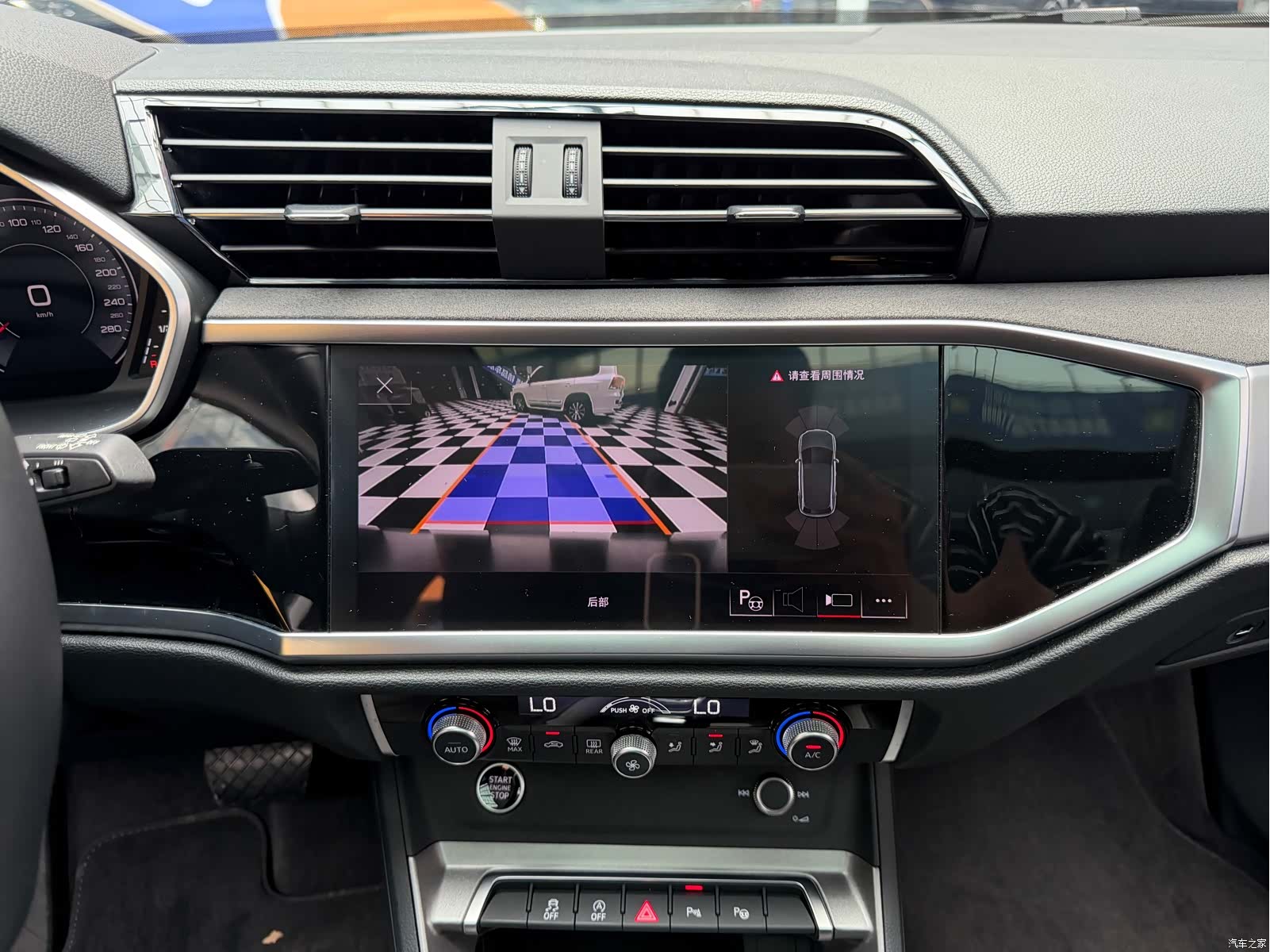 Audi Q3, 2023 14