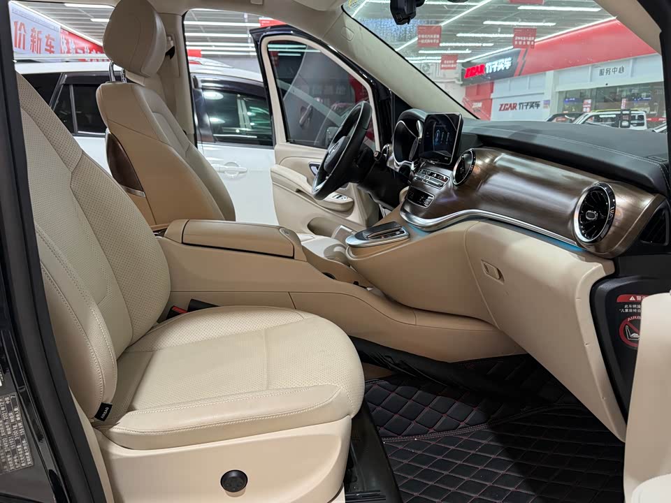 Mercedes-Benz V-class