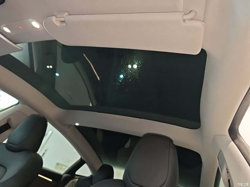 Tesla Model 3, 2024 18