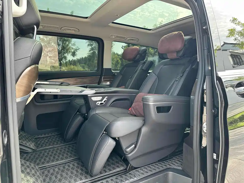 Mercedes-Benz V-class