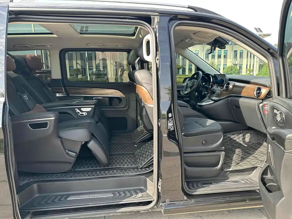 Mercedes-Benz V-class