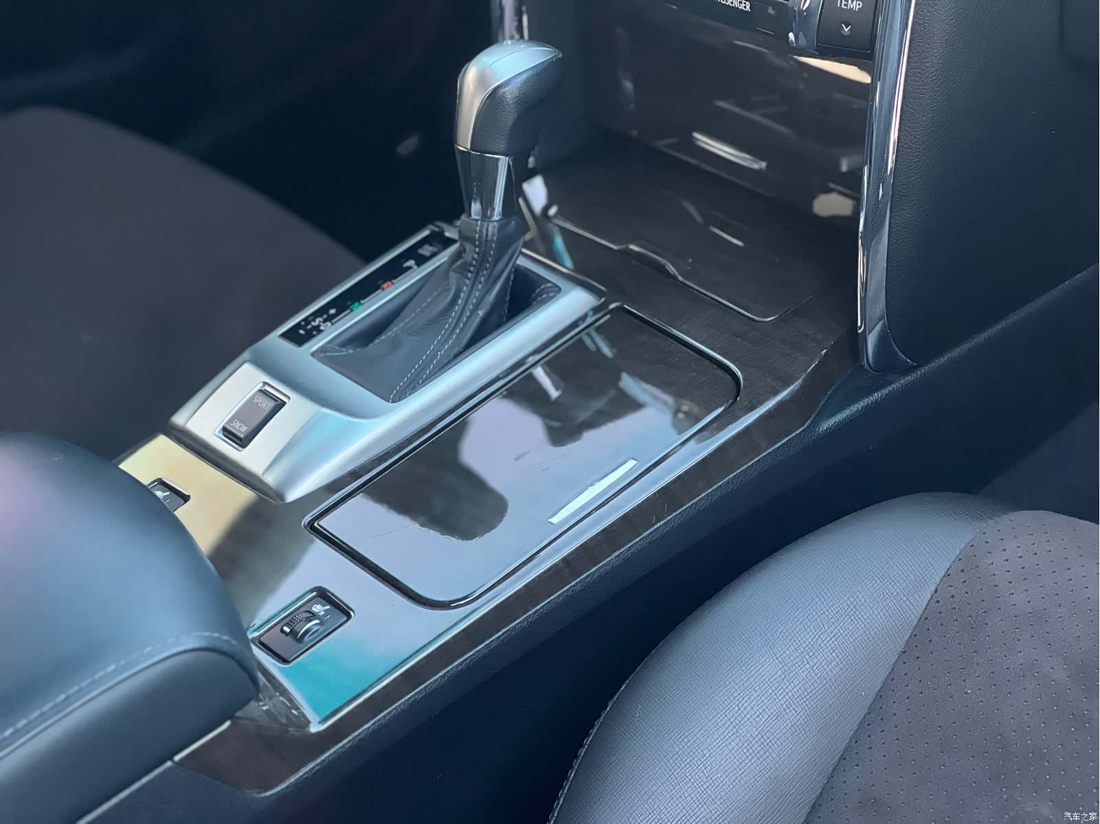 Toyota 2.5V, 2015 6