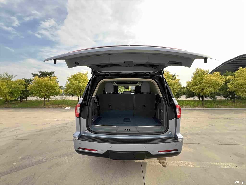 Lincoln Navigator, 2019 31