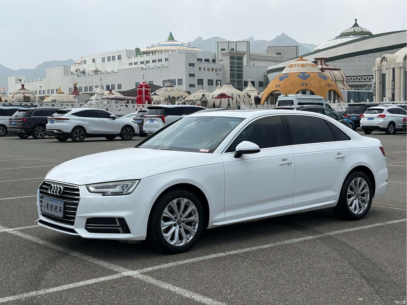 Audi A4L, 2019 3