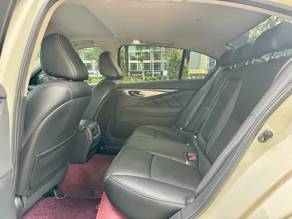 Infiniti Q50L