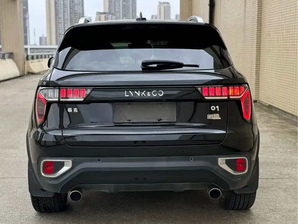 Lynk & Co 01