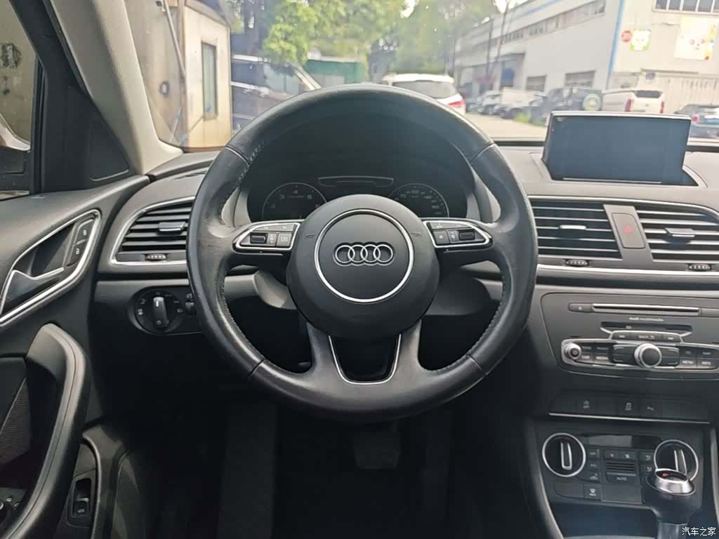 Audi Q3, 2016 11