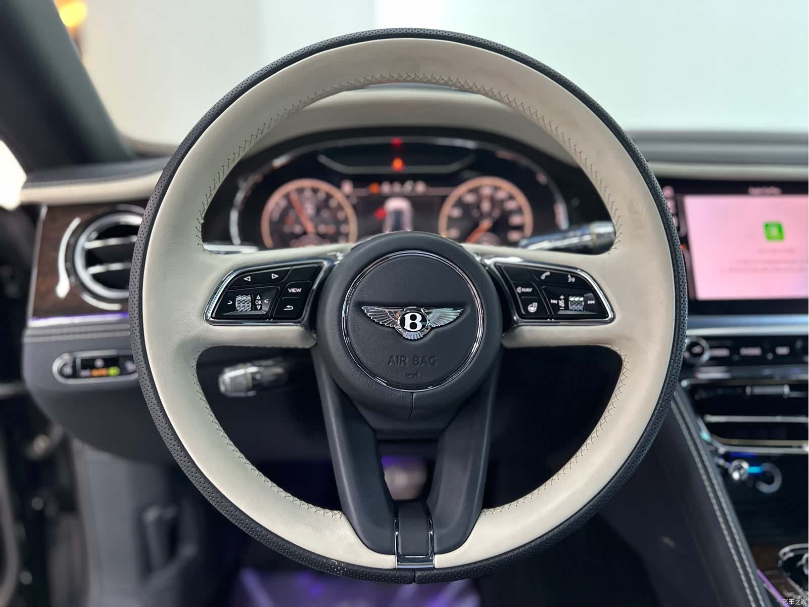 Bentley Flying Spur, 2022 11