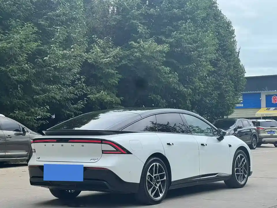 XPENG P7+