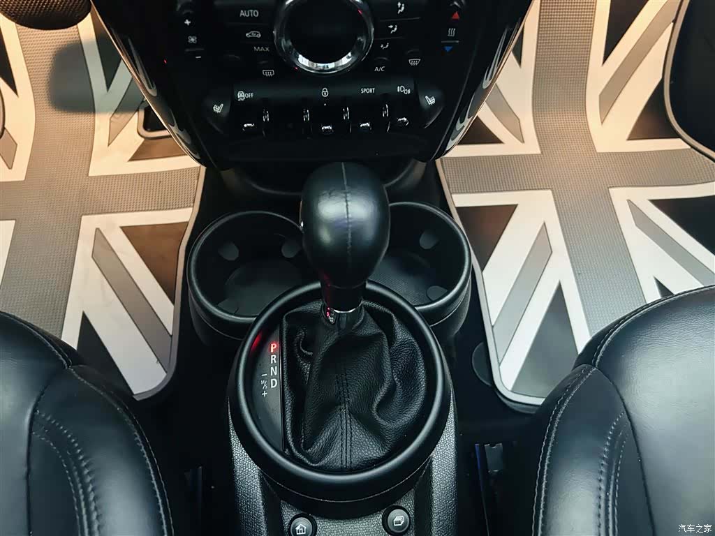 Mini Cooper, 2015 17