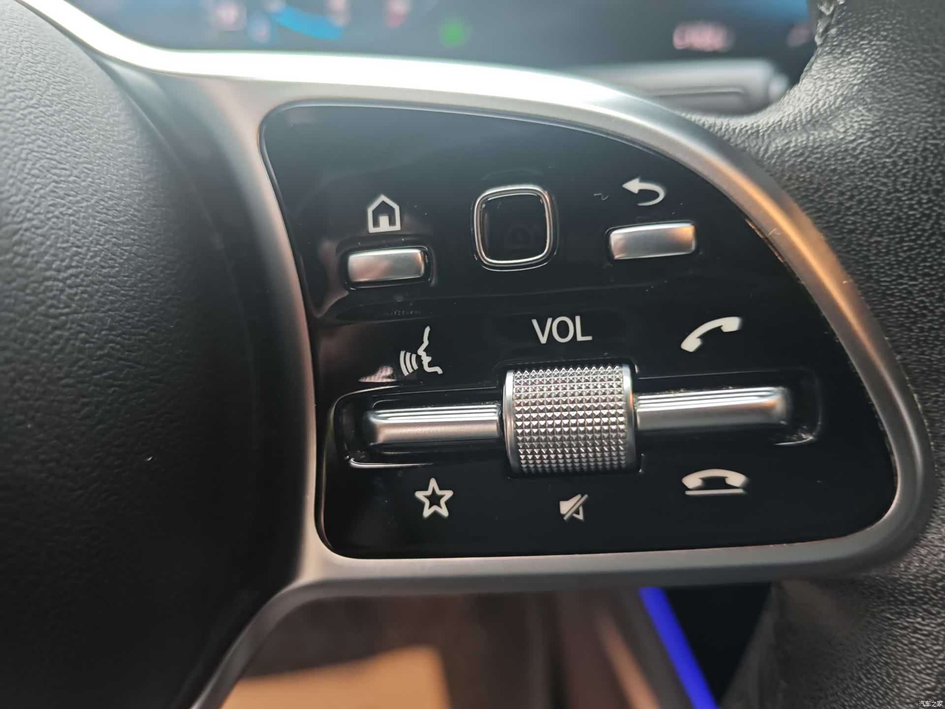 Mercedes-Benz GLA, 2021 14