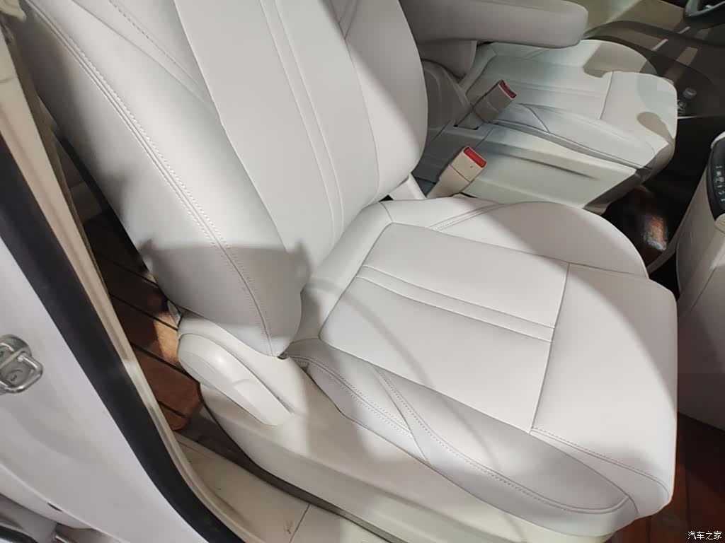 Buick GL8, 2017 25