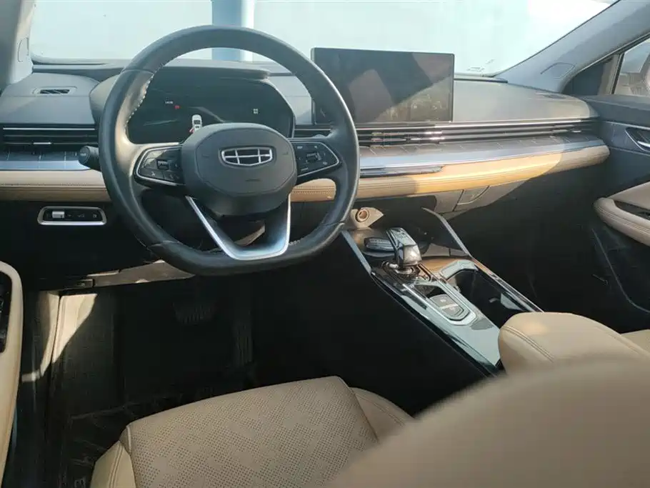 Geely Emgrand L HiP Geely Emgrand L HiP