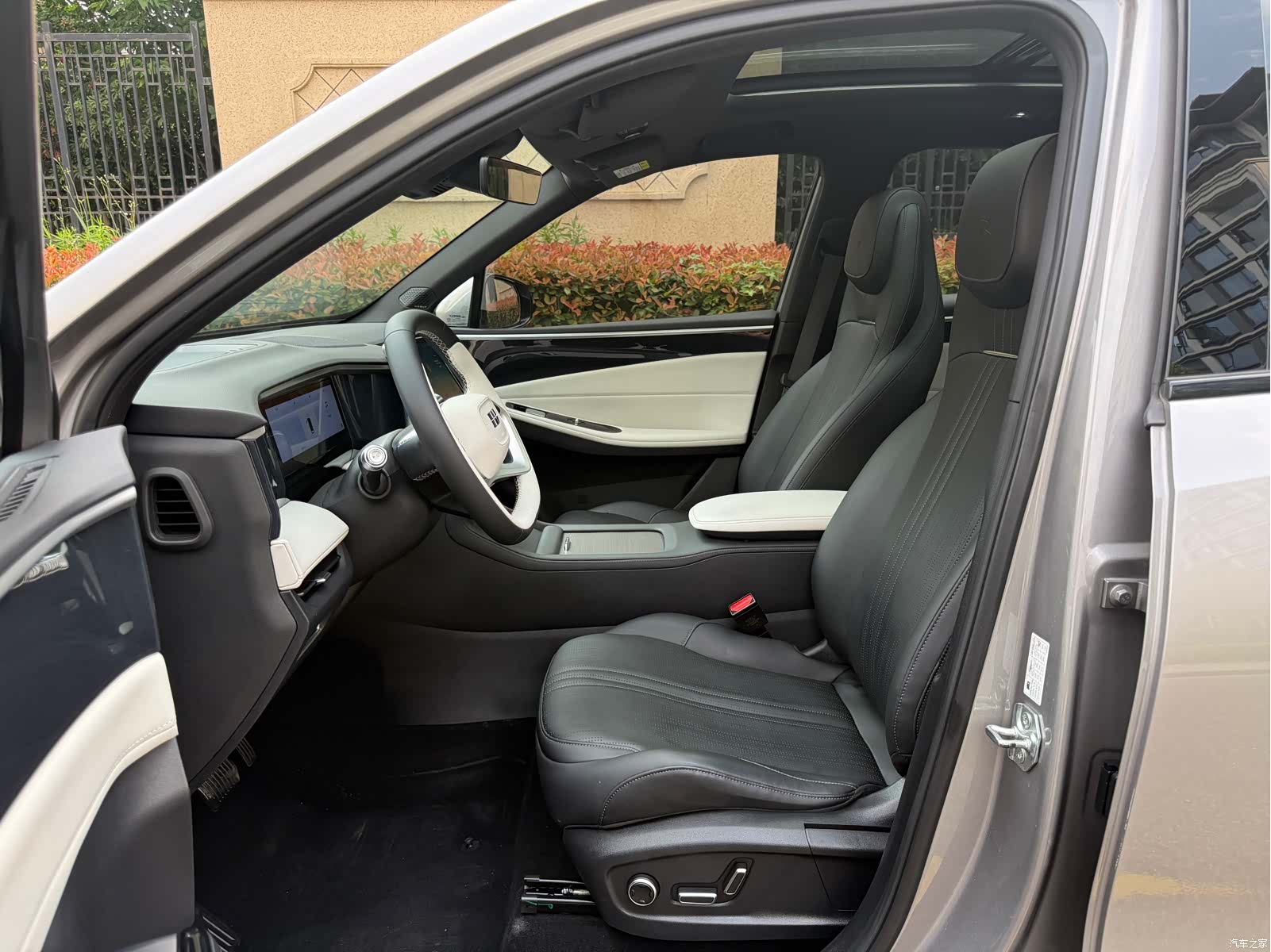 Geely Galaxy L7, 2024 10