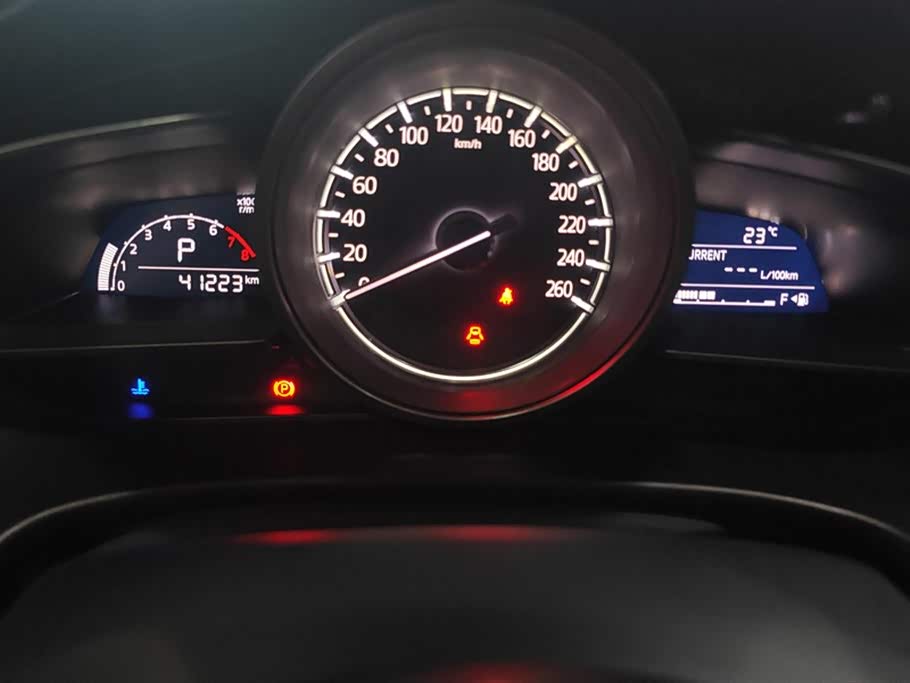 Mazda 3 Angkesaila