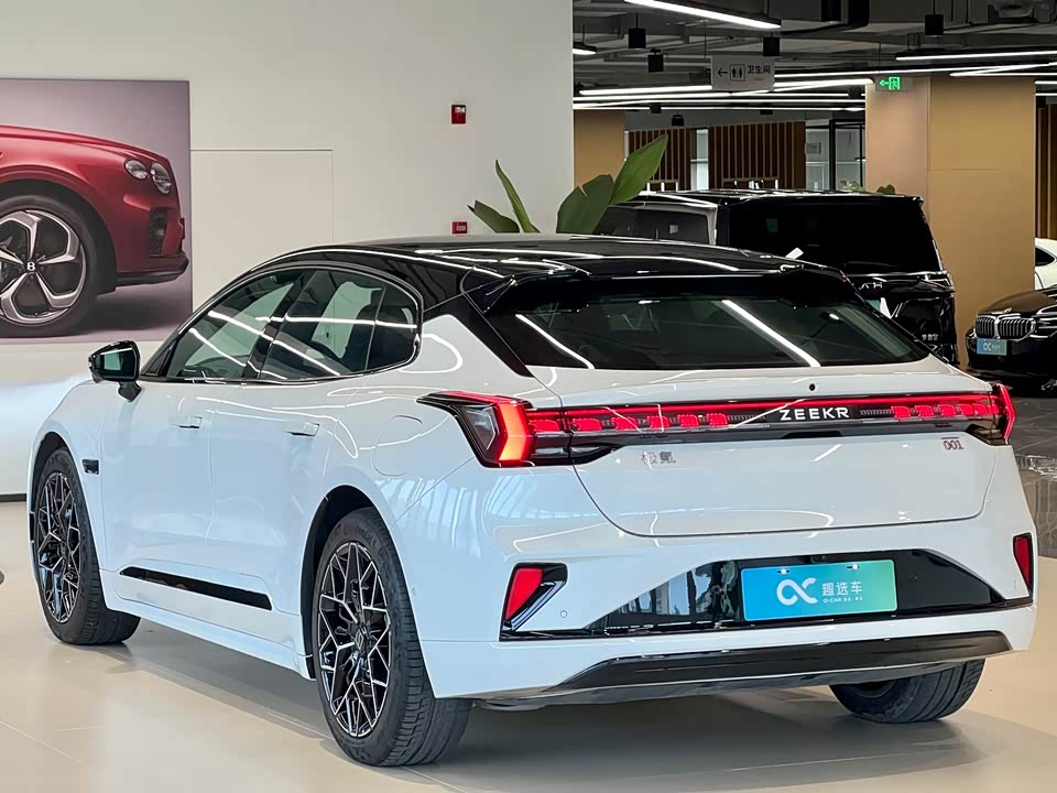 Zeekr 001