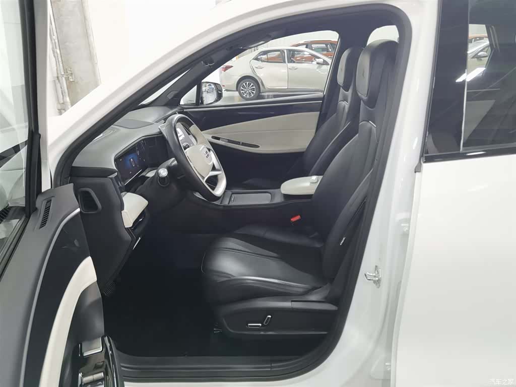 Geely Galaxy L7, 2024 10