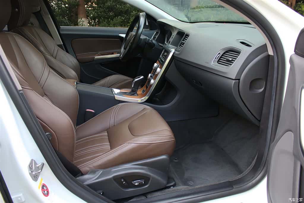 Volvo S60, 2015 10