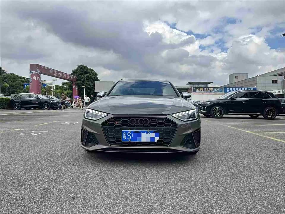 Audi S4