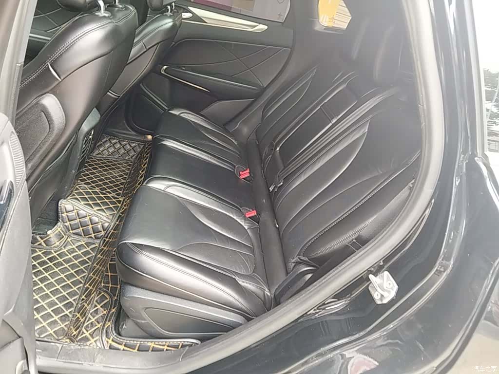 Lincoln MKC, 2018 13