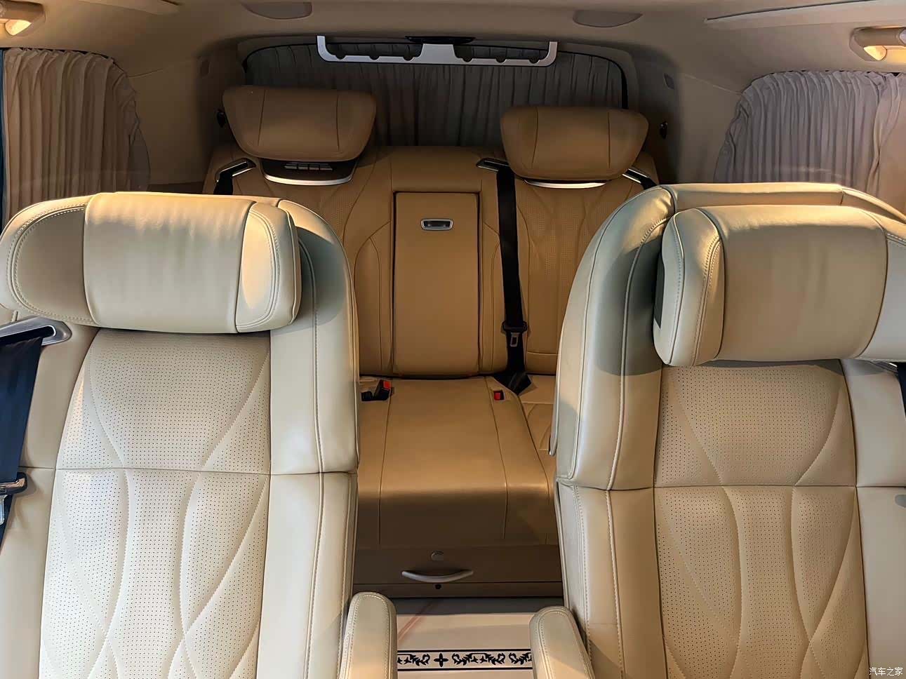 Mercedes-Benz V-Class, 2022 13
