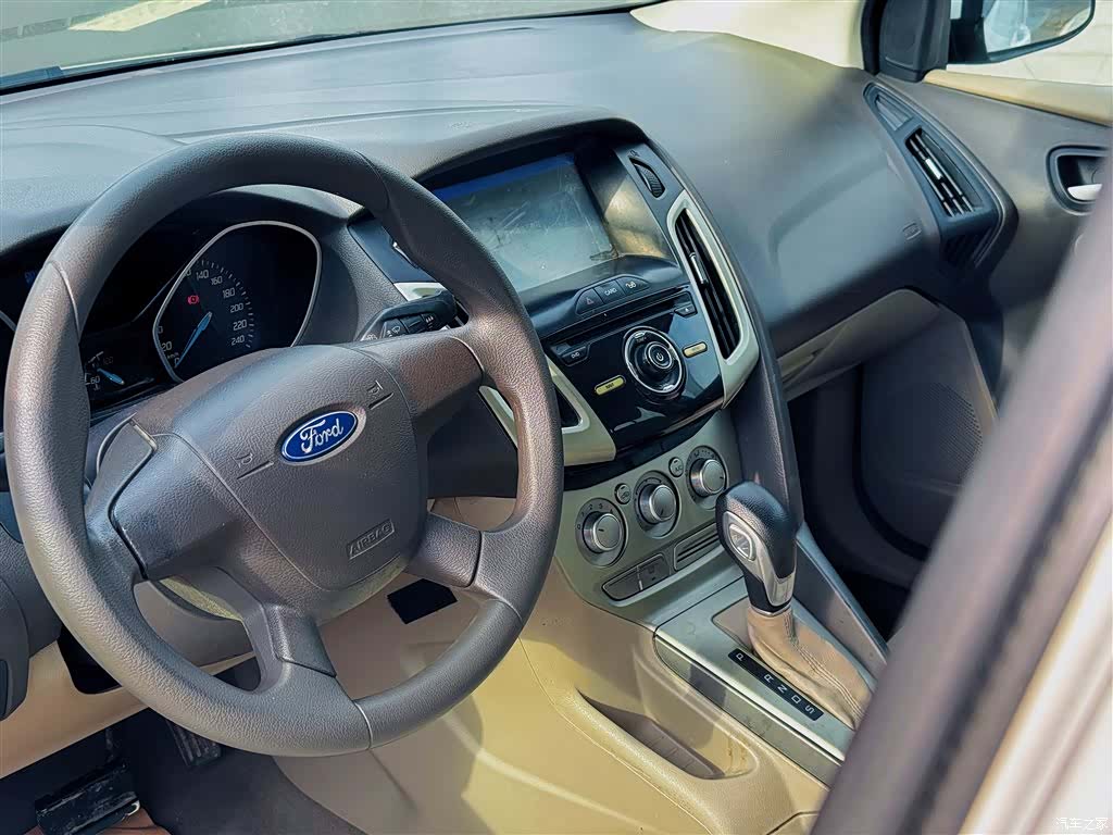 Ford Focus, 2015 9