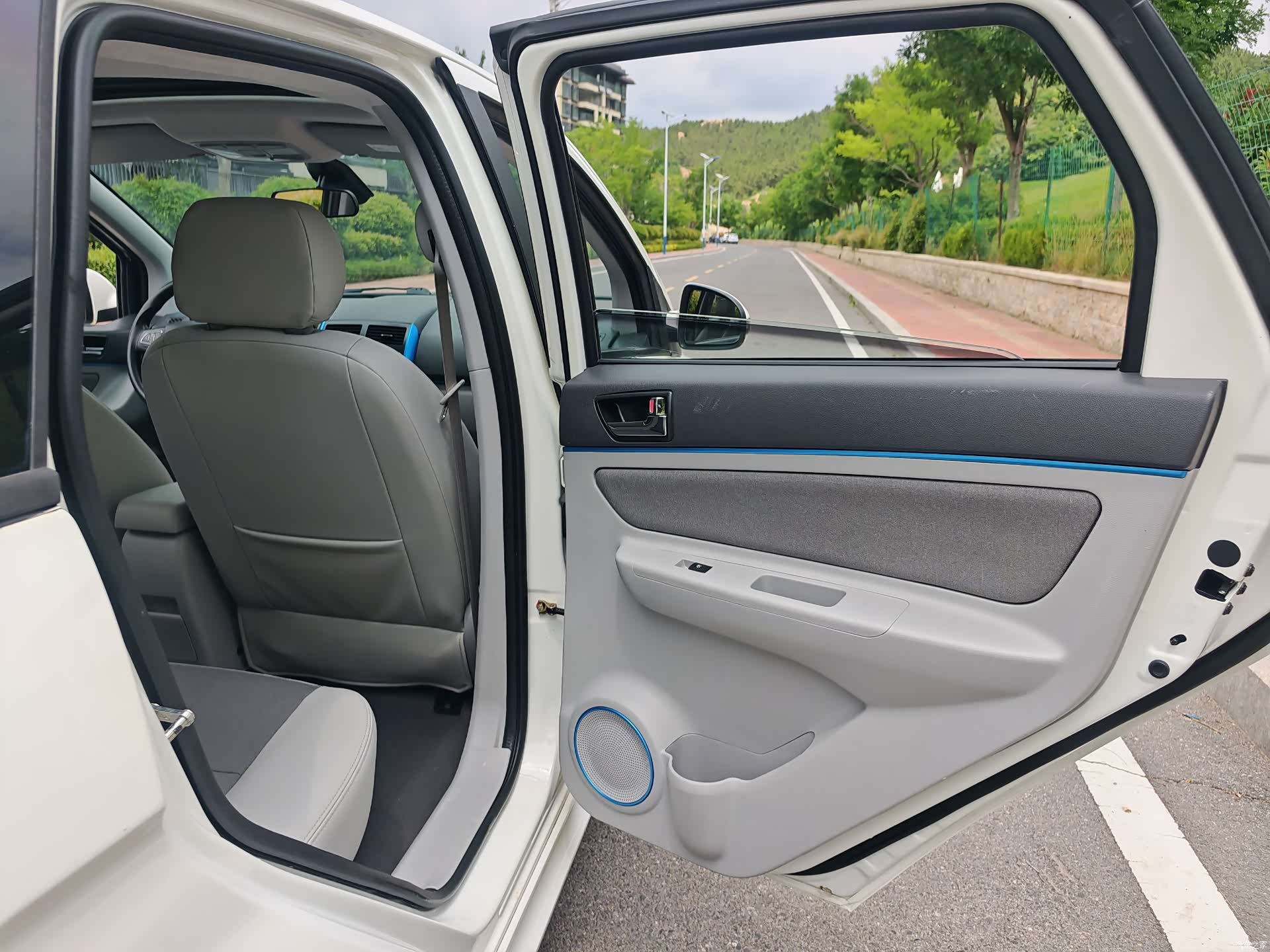 BAIC EV160, 2015 26