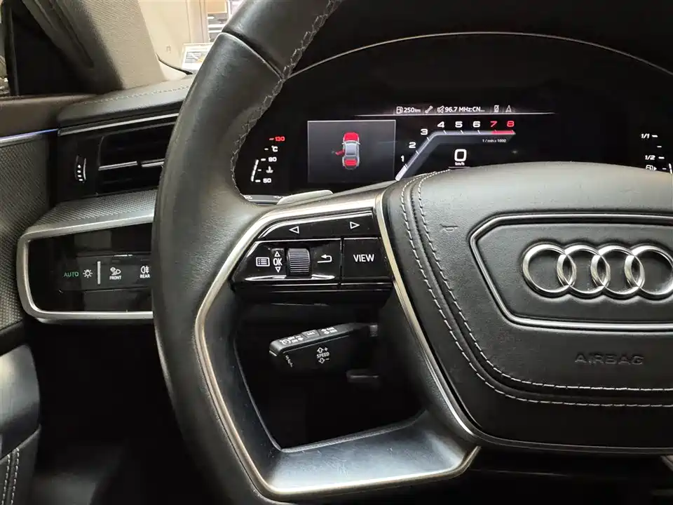 Audi A7L