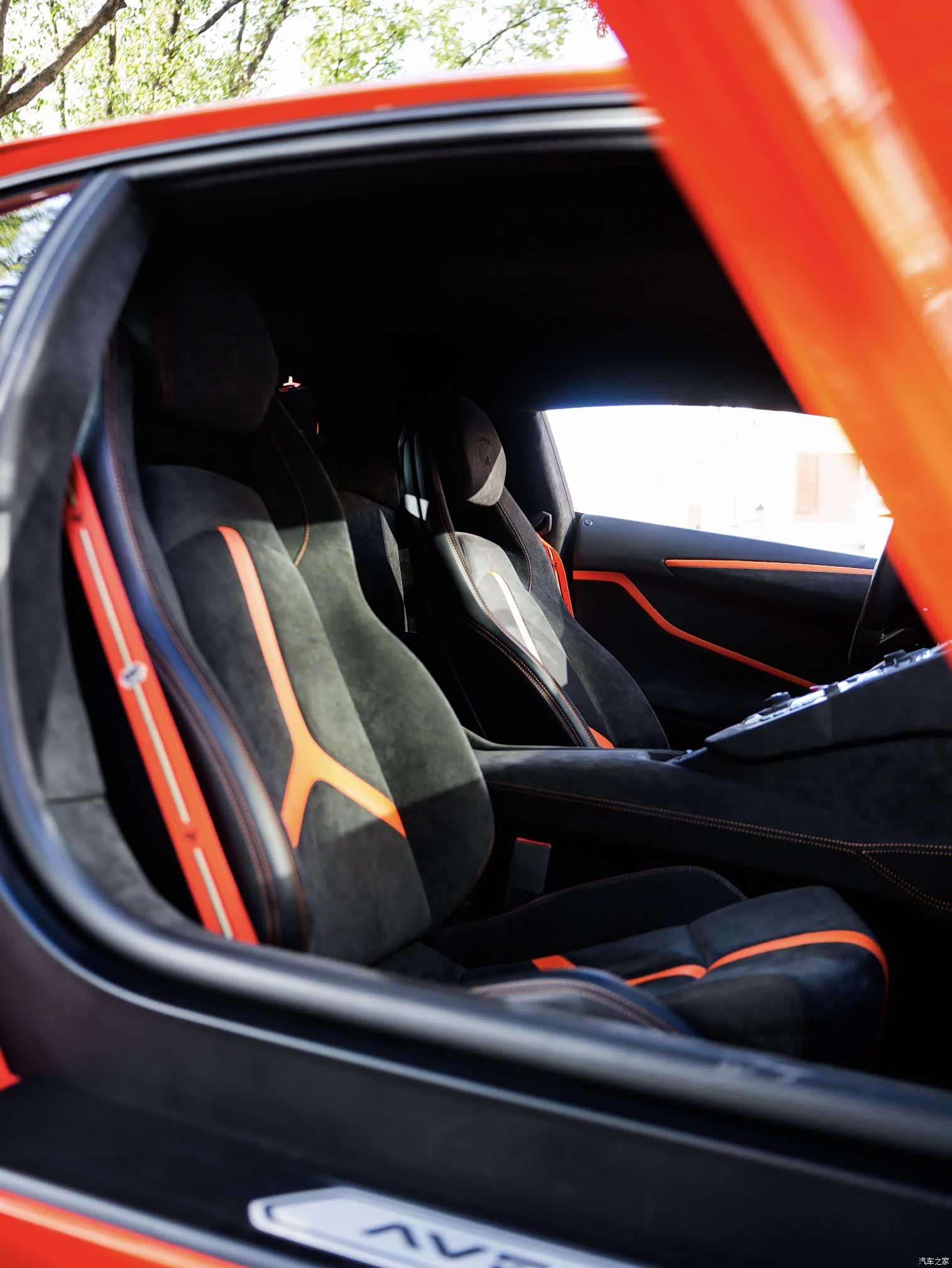 Lamborghini Aventador, 2012 4