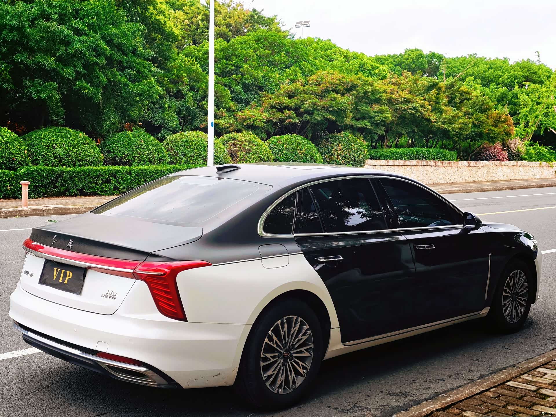 Hongqi H5, 2023 7