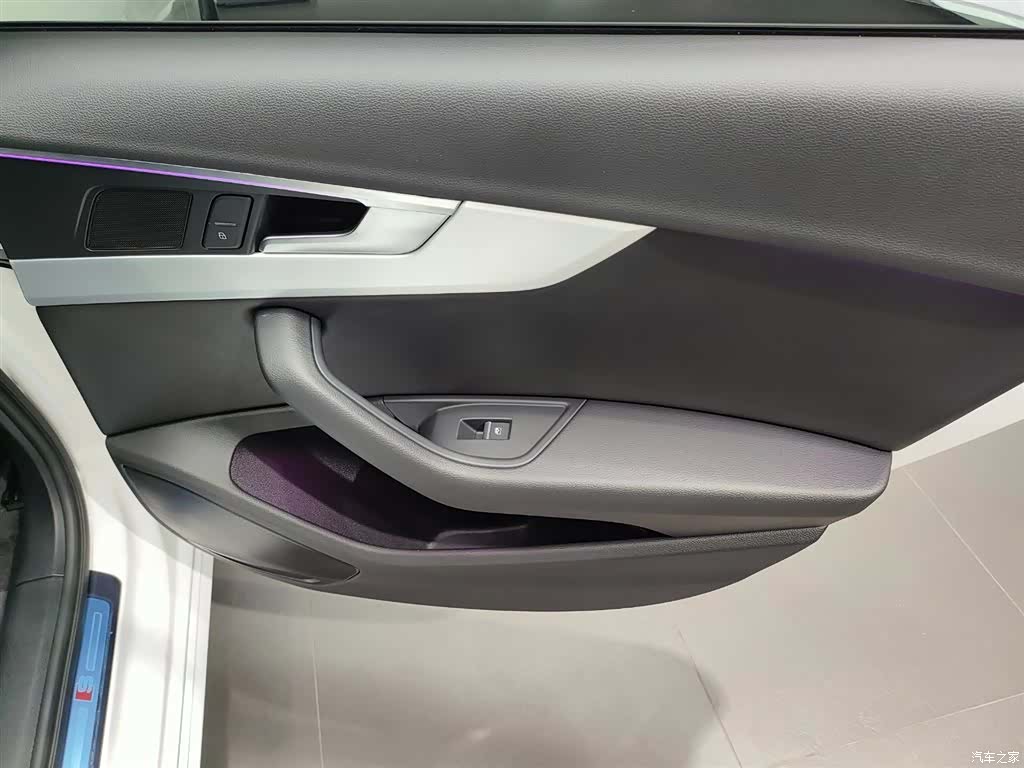 Audi A4L, 2023 13