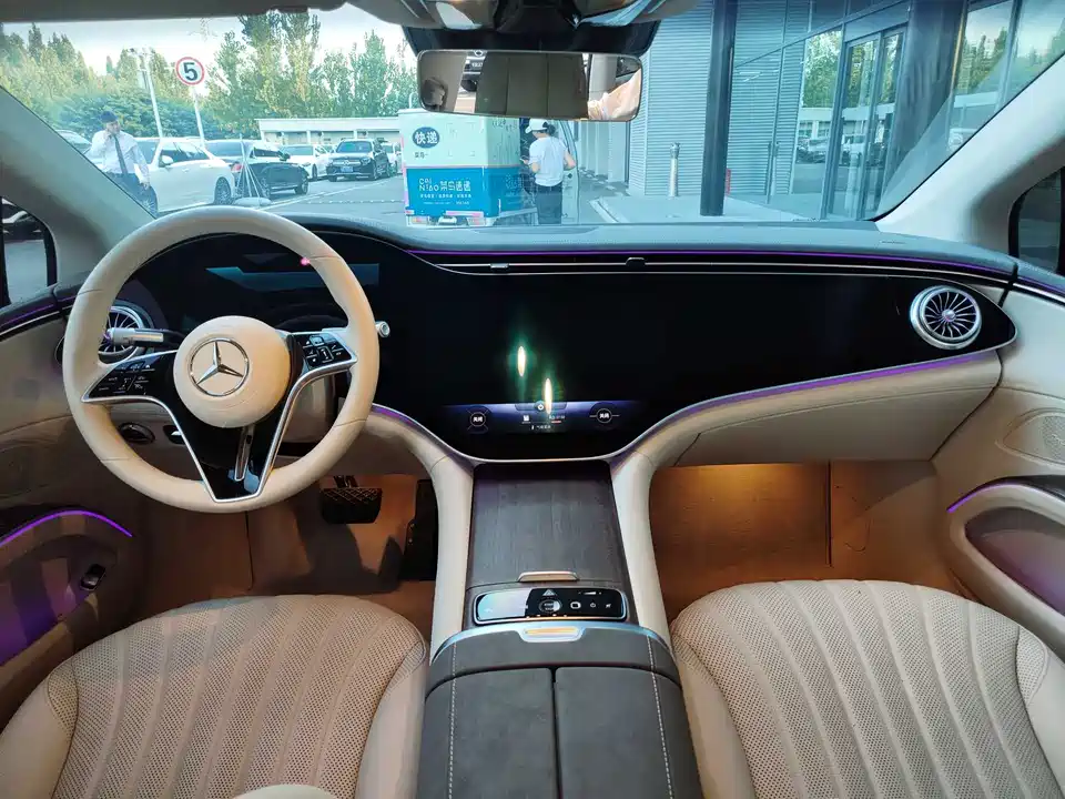 Mercedes-Benz EQS