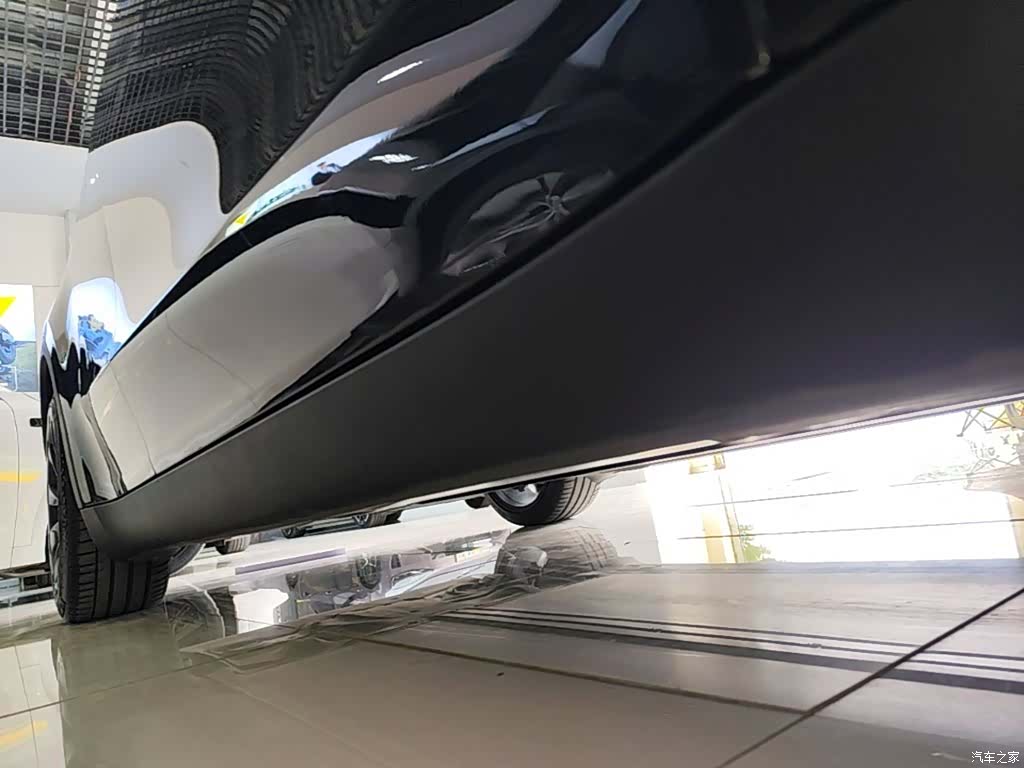 Tesla Model Y, 2024 21