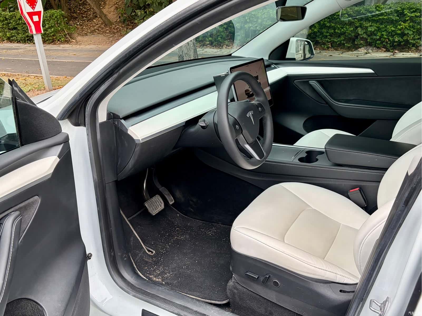 Tesla Model Y, 2022 4
