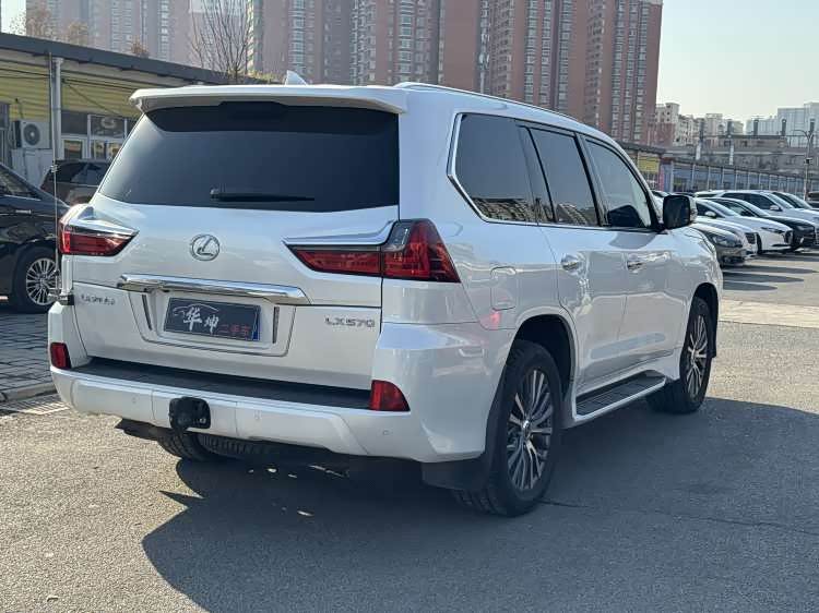 Lexus LX