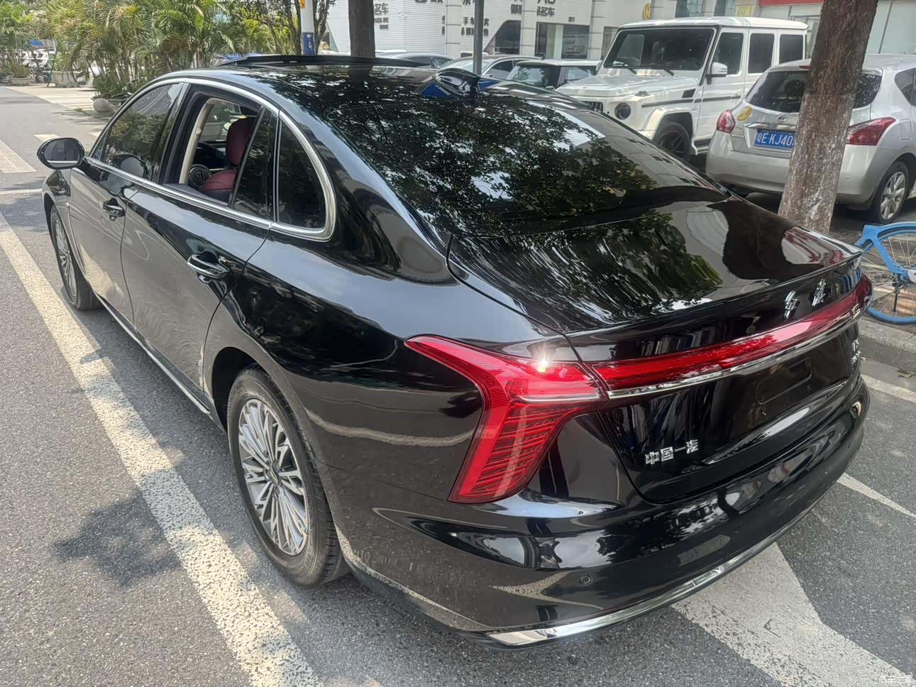 Hongqi H5, 2022 12