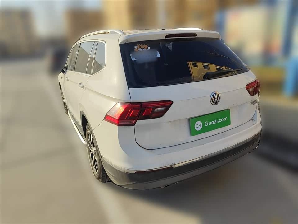 Volkswagen Tiguan L