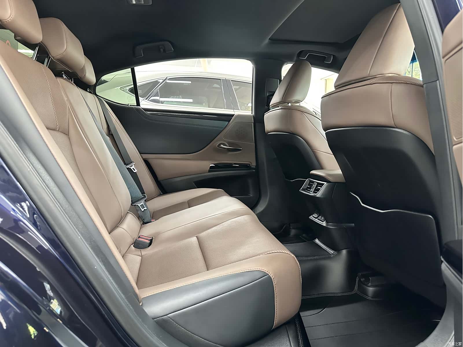 Lexus ES, 2023 17