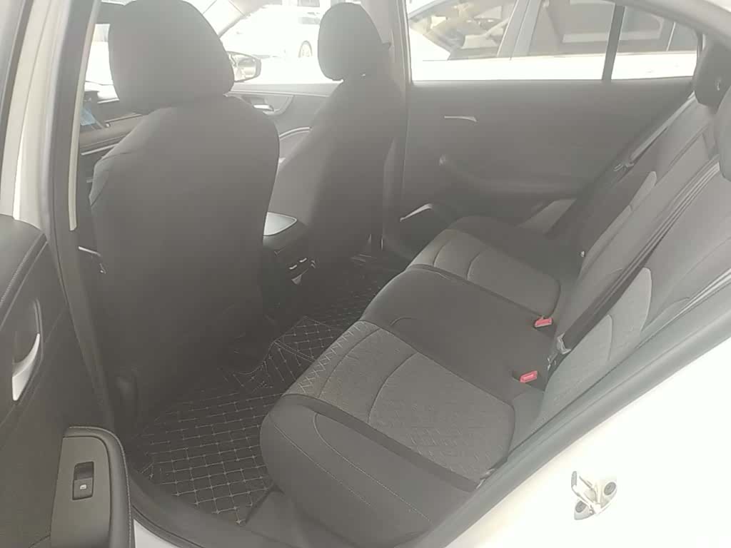 Roewe i5, 2023 17