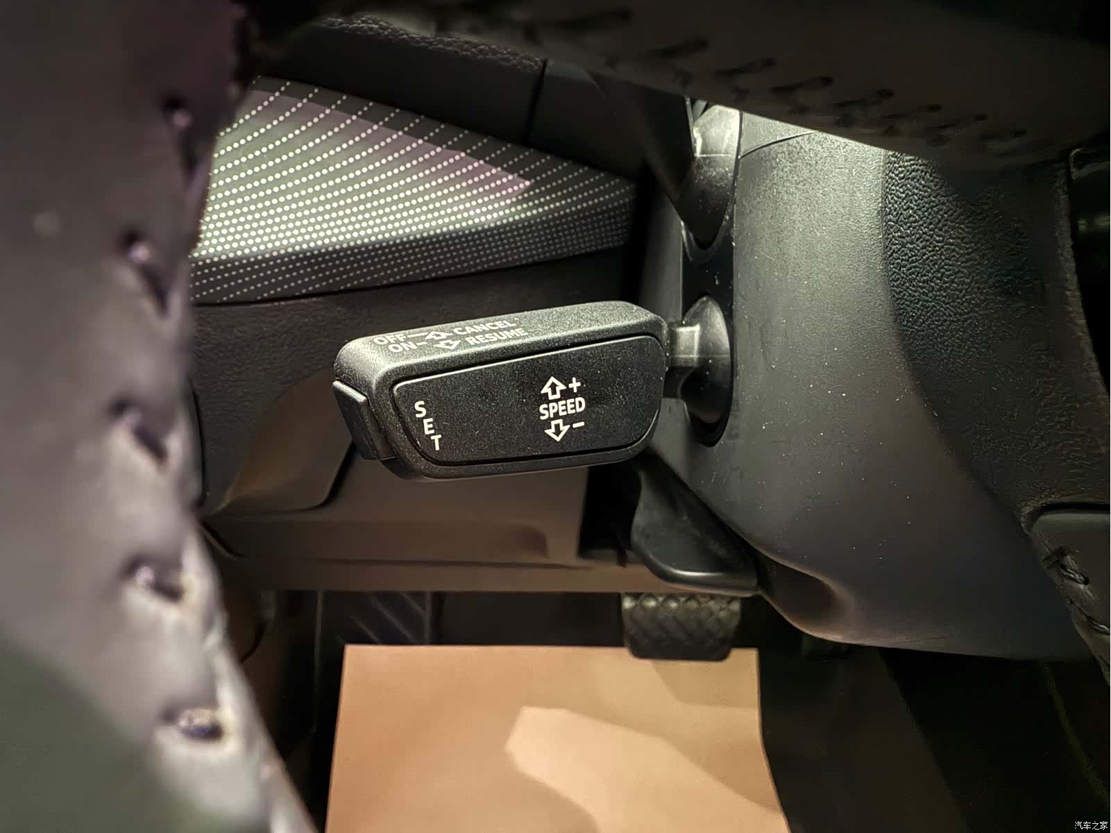 Audi Q2L, 2018 9