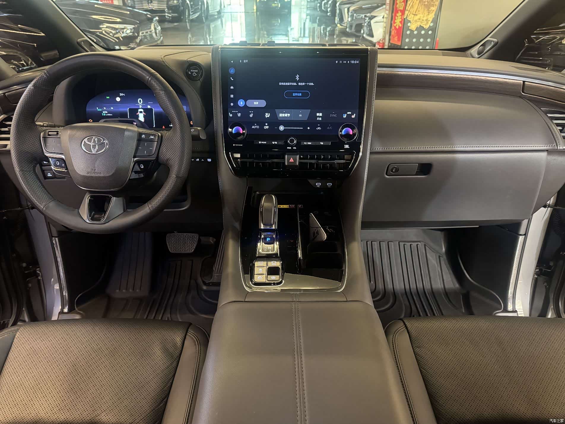 Toyota Alphard, 2024 11