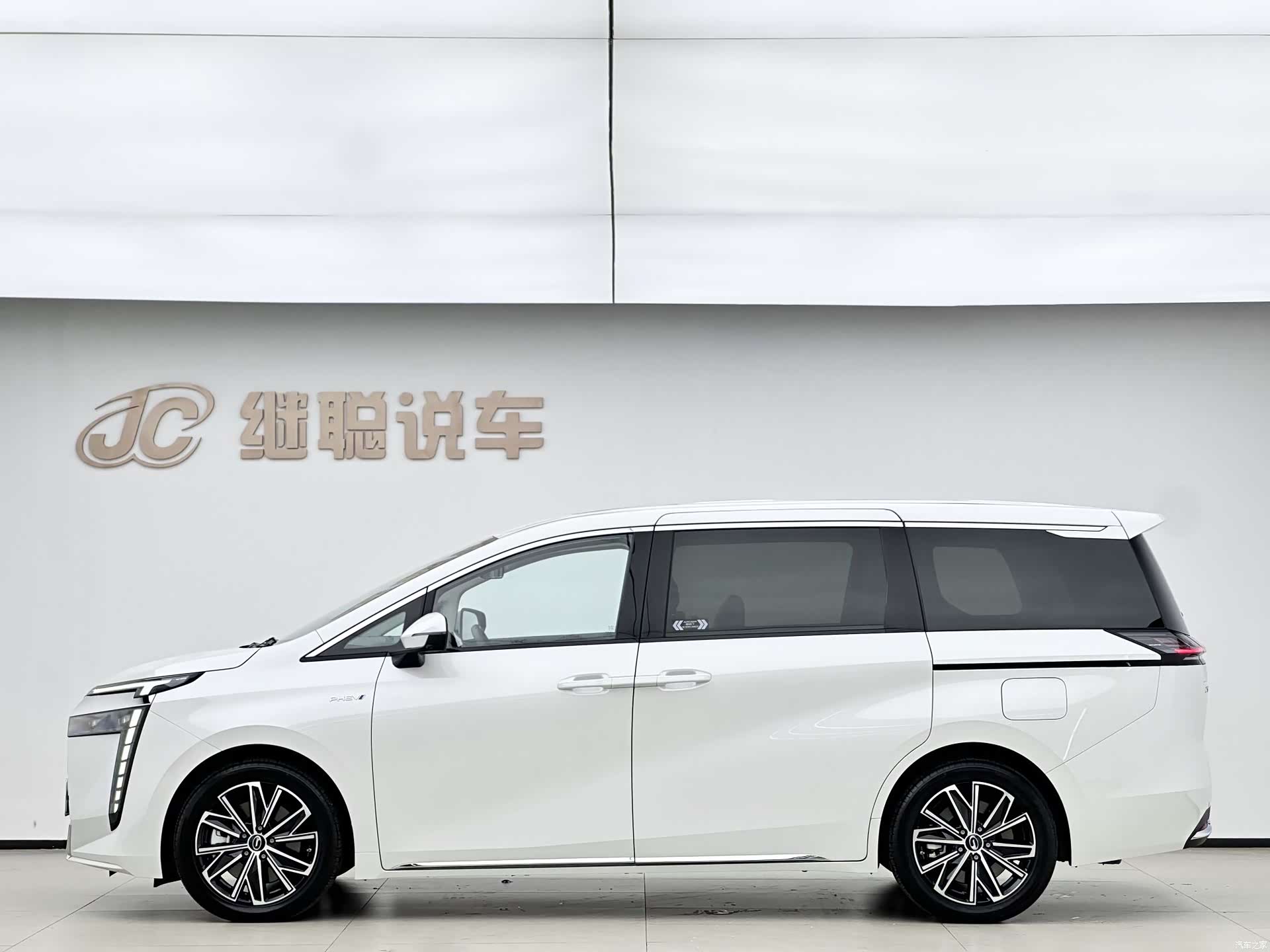 Trumpchi E8, 2024 2