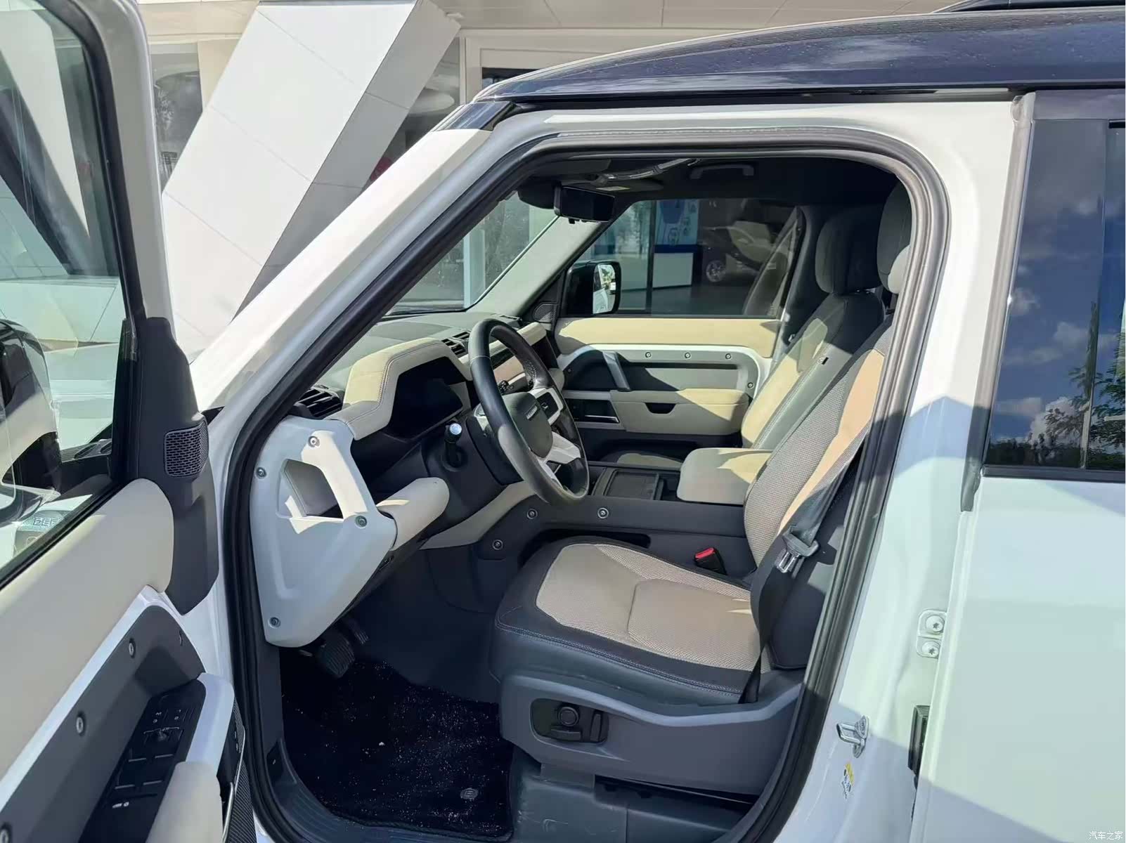 Land Rover Defender, 2023 19