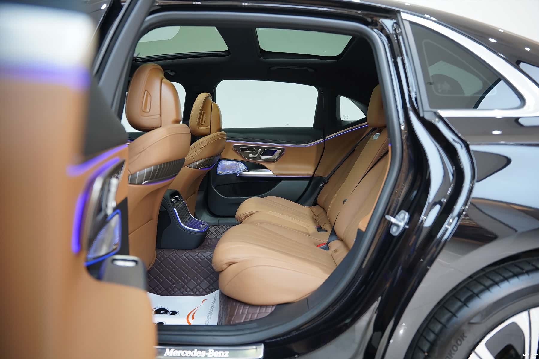 Mercedes-Benz E-Class, 2024 19