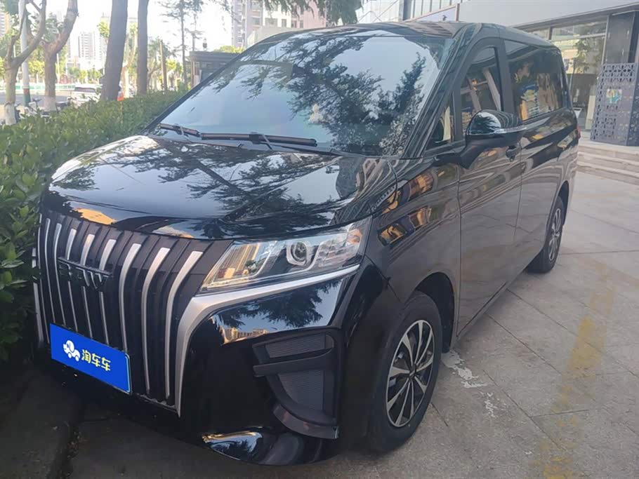 BAIC M7