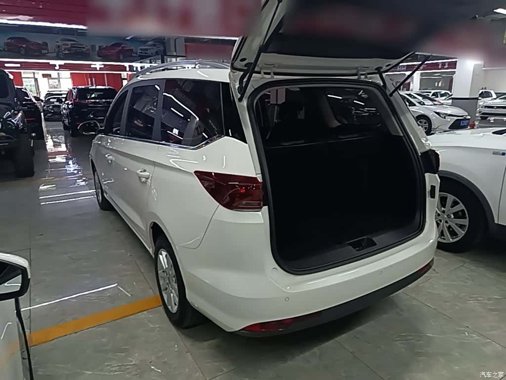 Wuling 360, 2018 все фото