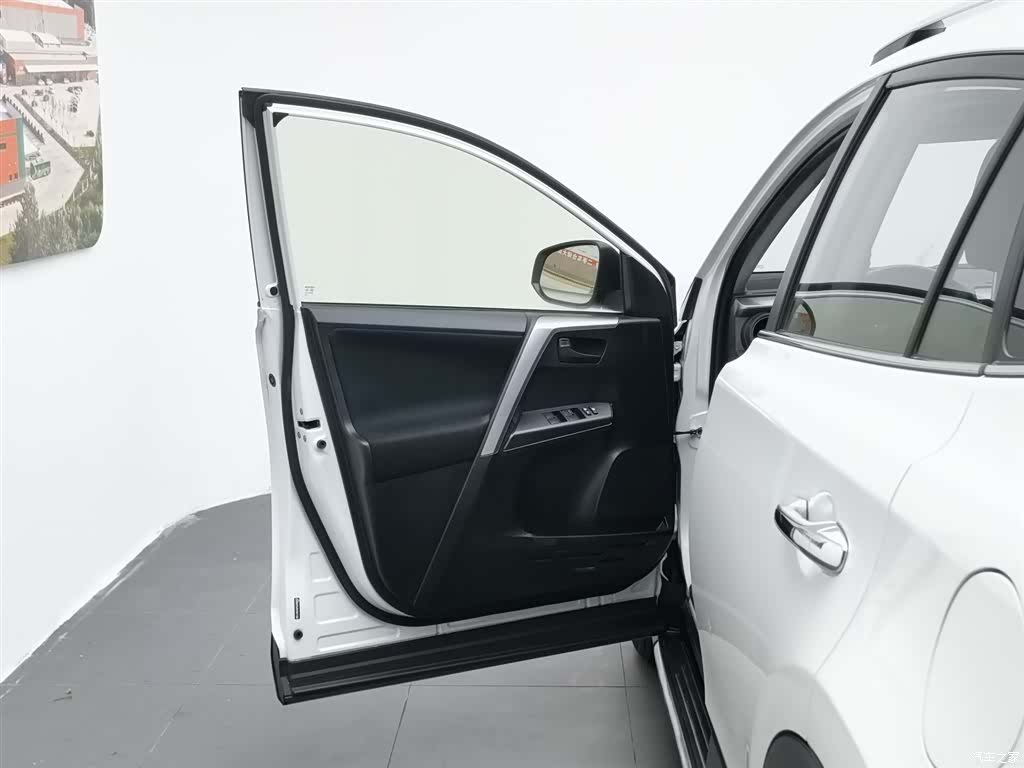 Toyota RAV4, 2018 8