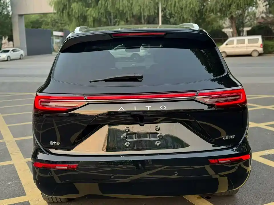 AITO Ask the world M7