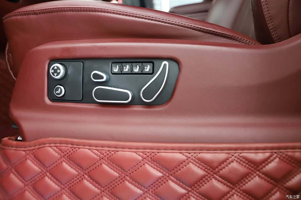 Bentley Bentayga, 2022 22